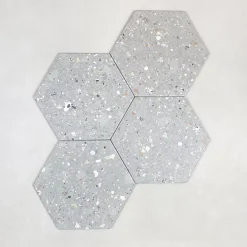 Les Carreaux De Jean Carrelage Sol Effet Terrazzo|Carrelage Sol Pour Cuisine<Carrelage Effet Terrazzo Hexagonal AROUSA 25,8x29 Gris - Les Carreaux de Jean