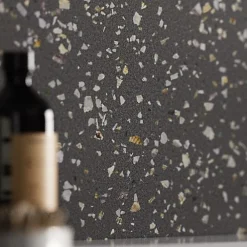Les Carreaux De Jean Carrelage Effet Terrazzo POLS 90x90 Graphite - Les Carreaux de Jean- Carrelage Sol Effet Terrazzo