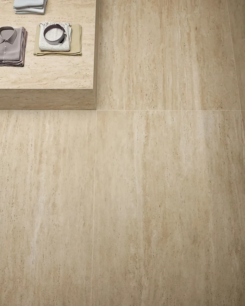 Ro'Ma Carrelage Carrelage effet Travertin Beige Vein Cut 278x120x0,6 cm Mat Neravio - Mur intérieur (vendu par carton de 3,336 m²) - RO'MA CARRELA- Travertin