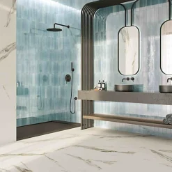 Les Carreaux De Jean  Carrelage Effet Zellige Bleu Ciel AGADIR - Agua 7x28 - Les Carreaux de Jean- Faïence Pour Douche|Faïence Pour Salle De Bains