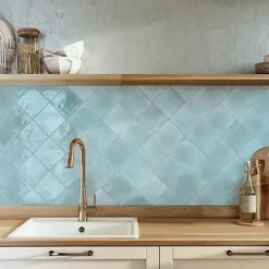 Les Carreaux De Jean  Carrelage Effet Zellige Bleu Ciel AGADIR - Agua 14,7x14,7 - Les Carreaux de Jean- Faïence Pour Douche|Faïence Pour Salle De Bains