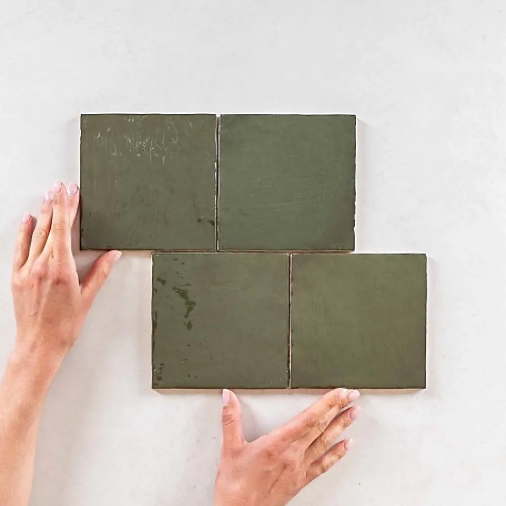 Gioia Materia Carrelage Effet Zellige Vert LA RIVIERA 13,2x13,2 Botanical Green - Les Carreaux de Jean- Faïence Pour Salle De Bains