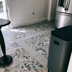 Aelle Carrelage Carrelage Sol Effet Carreaux De Ciment|Carrelage Sol Pour Cuisine<Carrelage sol / mur effet ciment 20x20 cm VODEVIL FLORE GRIS PATCHWORK