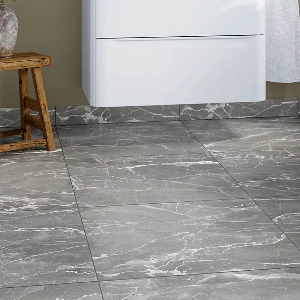GoodHome Carrelage Mural Pour Douche|Carrelage Mural Pour Wc<Carrelage sol et mur effet marbre gris brillant L.60,8 x l.60,8 cm x ép.8,5 mm, Aruma