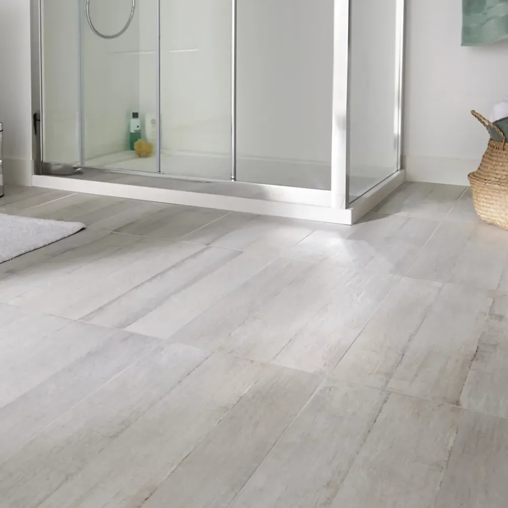 Carrelage sol et mur intérieur effet bois brut gris clair L.60 x l.30 cm x ép.8,7 mm, Norwegio- Carrelage Mural Pour Douche|Carrelage Mural Pour Salle De Bains