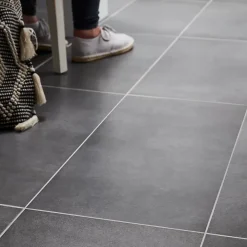 GoodHome Carrelage Mural Effet Béton|Carrelage Sol Effet Béton<Carrelage sol intérieur effet béton anthracite L.61,7 x l.30,7 cm x ép.7,4 mm, Konkrete