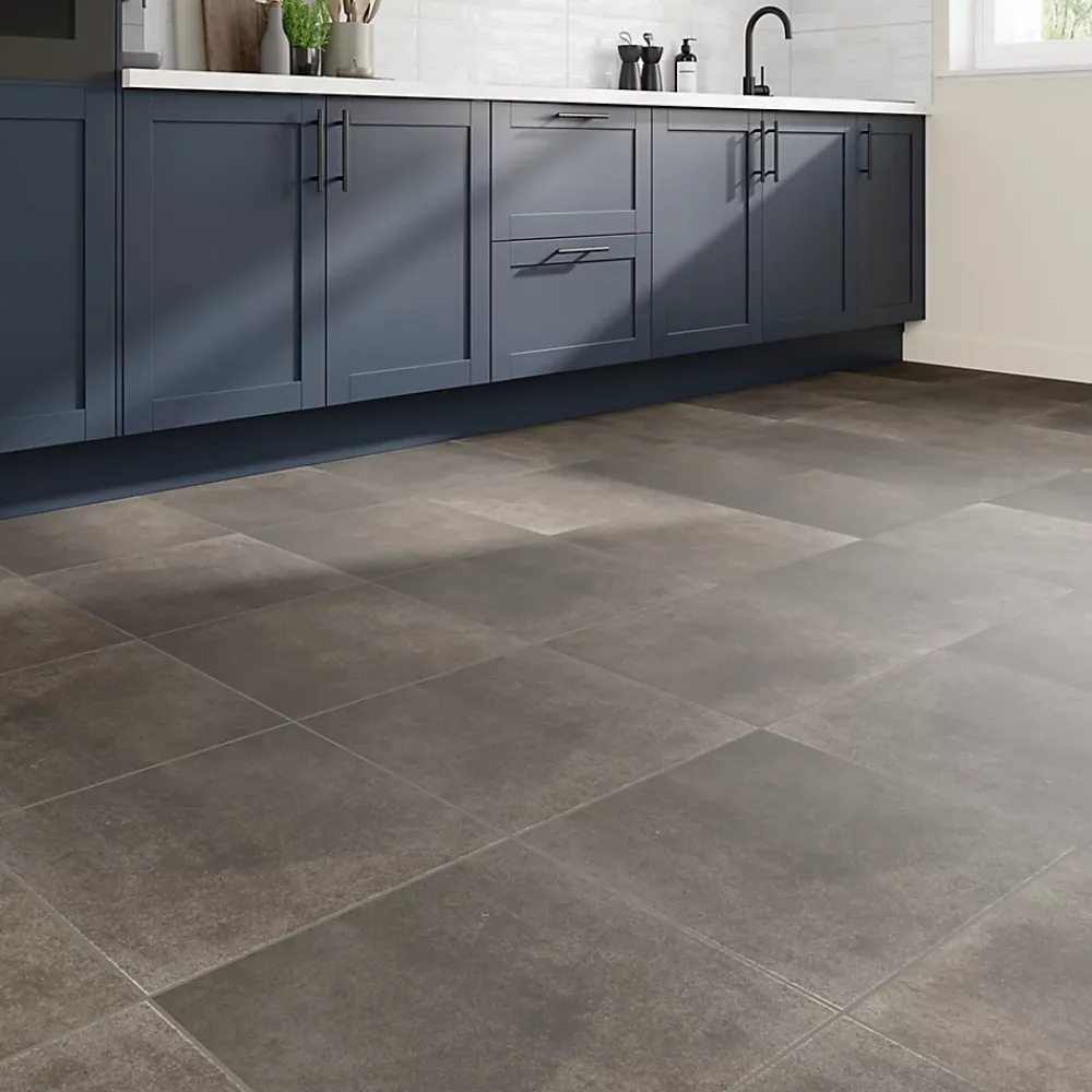 GoodHome Carrelage sol intérieur effet béton gris L.42,6 x l.42,6 cm x ép.7,4 mm, Konkrete- Carrelage Sol Pour Pièce À Vivre|Carrelage Mural Effet Béton