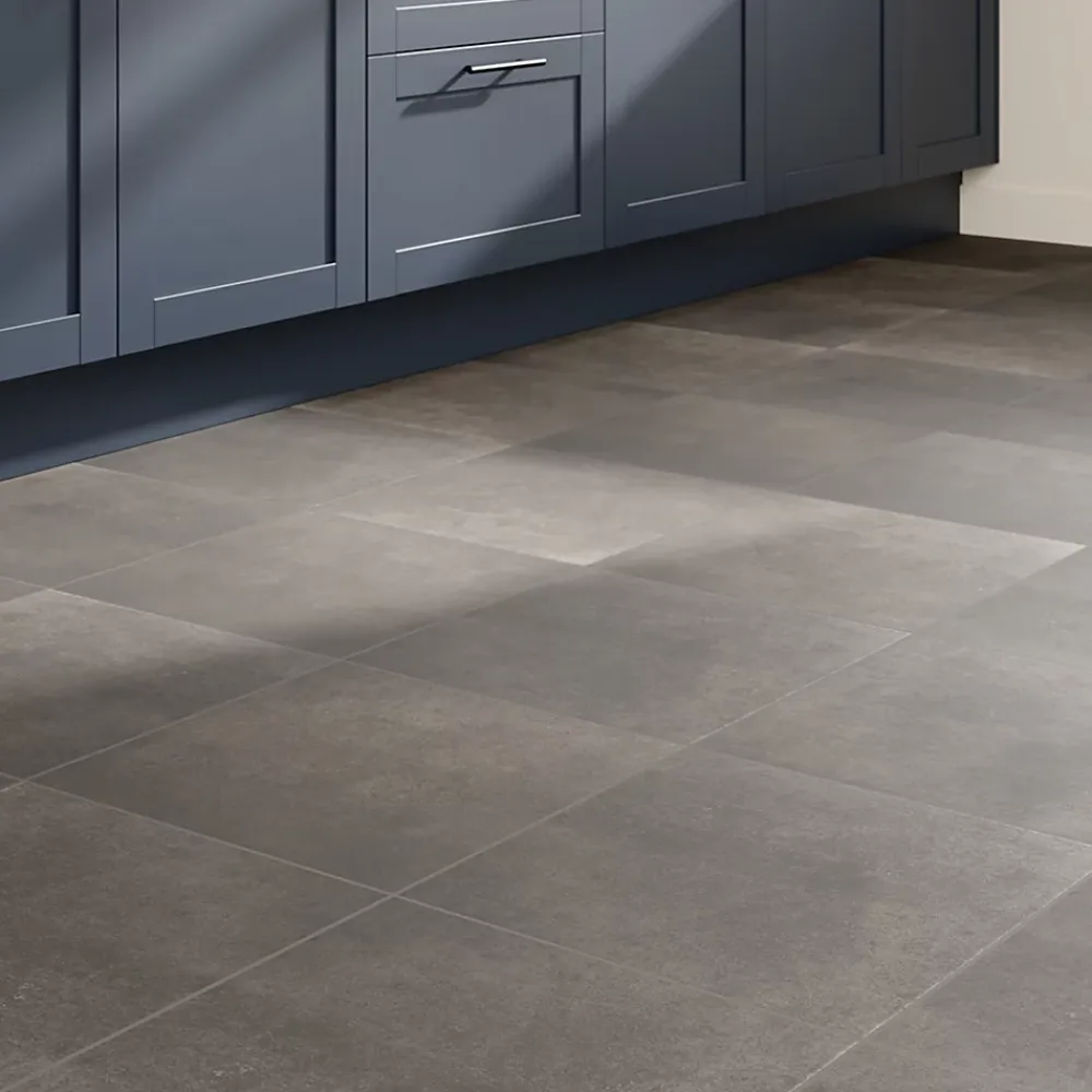 GoodHome Carrelage sol intérieur effet béton gris L.42,6 x l.42,6 cm x ép.7,4 mm, Konkrete- Carrelage Sol Pour Pièce À Vivre|Carrelage Mural Effet Béton