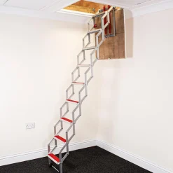 BPS Access Solutions Escalier Escamotable<Échelle de grenier accordéon aluminium 2.74m, Design compact, Marches antidérapantes, Charge max. 150 kg, BPS Depot