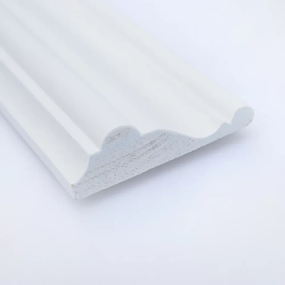 Woodbord Moulure<Cimaise Bois de Pin Merkusii - Enduite Gesso Blanc - 18x62x2200mm - Moulure - Lame de Soubassement