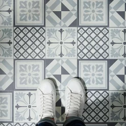 GoodHome Dalle Et Lame Pvc<Dalle PVC adhésive effet carreaux de ciment noir et blanc L.30,5 x l.30,5 cm x ép.2 mm, Poprock