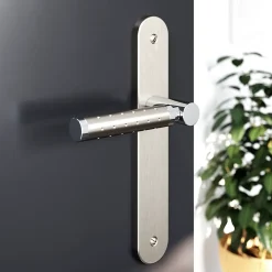 GoodHome Poignée De Porte<Ensemble poignée sur plaque rond Brigg effet chrome et nickel satin gris L.132mm x l.40mm entraxe 195mm