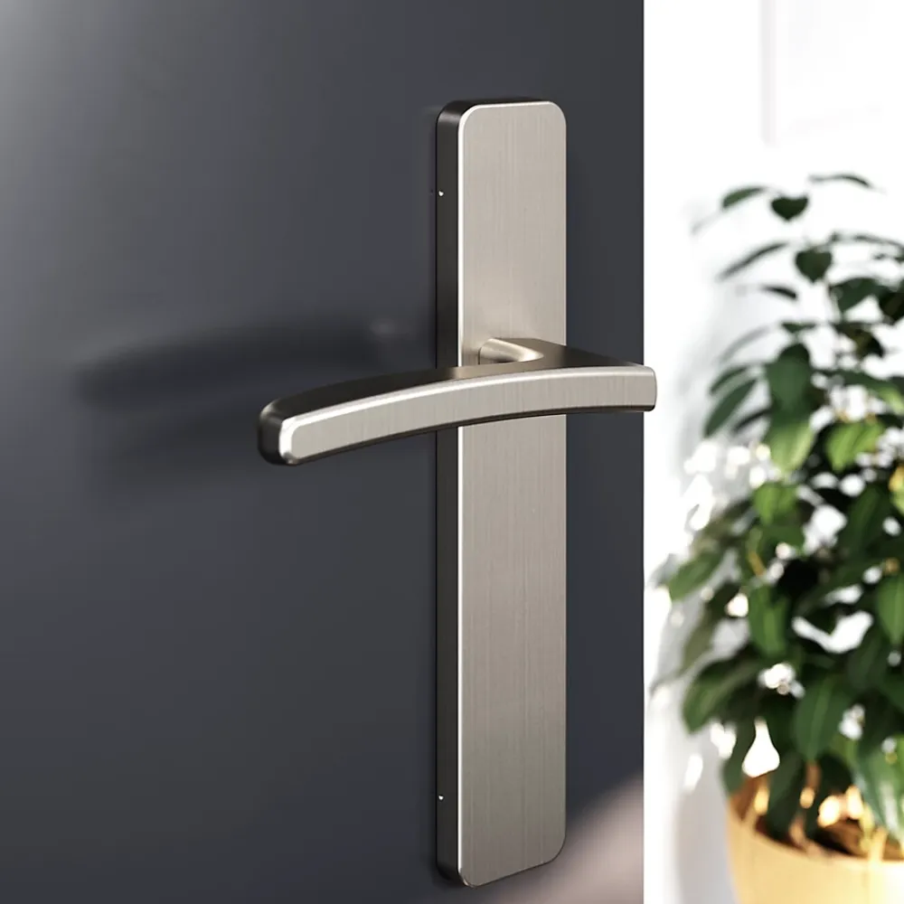 GoodHome Ensemble poignée sur plaque rectangulaire Irvil effet nickel satin gris L.126.5mm x l.42mm entraxe 165-195mm- Poignée De Porte