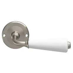 GoodHome Ensemble poignée sur rosace incurvé vis traversante ou à vis Porcelaine Vras brillant blanc Ø48mm- Poignée De Porte