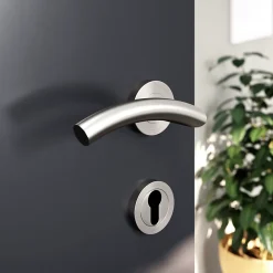 GoodHome Ensemble poignée sur rosace rond à visser Lagow acier inoxydable effet ino x satin gris Ø53mm- Poignée De Porte