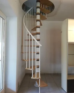 Matisere Escalier colimaçon 14 marches - Hauteur à franchir 2.87 à 3.36m - Diamètre 138cm - Bois et blanc - Sens anti-horaire -- Escalier Colimaçon