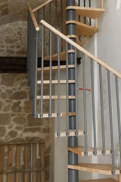 Matisere Escalier colimaçon 14 marches - Haut. à franchir 2.84m à 3.36m - Diam. 180cm - Trémie carrée - Struct. grise / marches Naturel -- Escalier Colimaçon