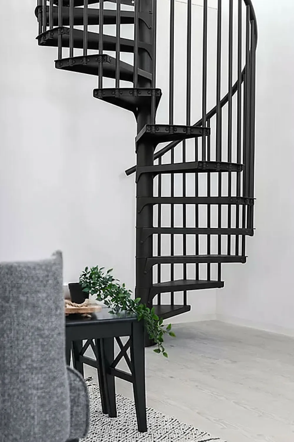 Matisere Escalier colimaçon métal 11 marches - Hauteur à franchir 2.09 à 2.59m - Diamètre 120cm - Structure noire et marche noir -- Escalier Colimaçon