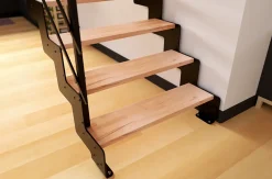 Alumin'home Escalier crémaillière droit Costa rampe acier marche hêtre l. 2.75 m- Escalier Droit