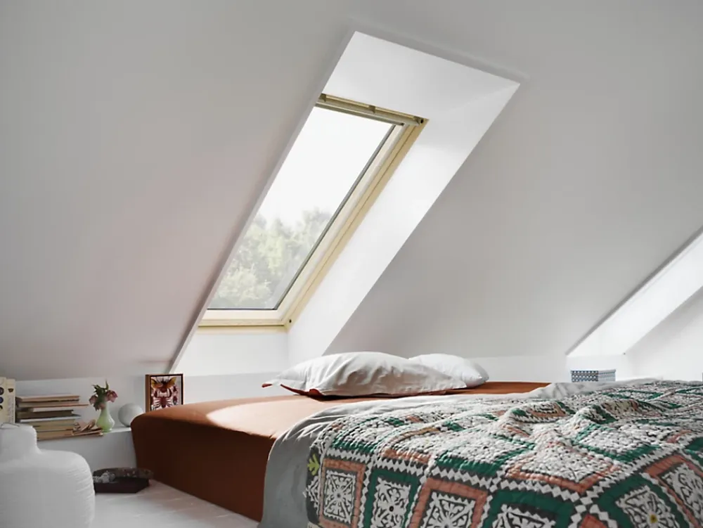 Velux Fenêtre de toit à rotation Standard Clearfinish - bois/pin L. 134 x H. 98 cm (GGL 3054 UK04)- Velux Et Fenêtre De Toit