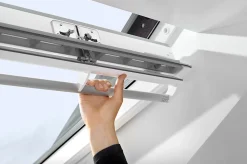 Velux Velux Et Fenêtre De Toit<Fenêtre de toit à rotation Confort Whitefinish - bois peint en blanc L. 78 x H. 98 cm (GGL 2076 MK04)