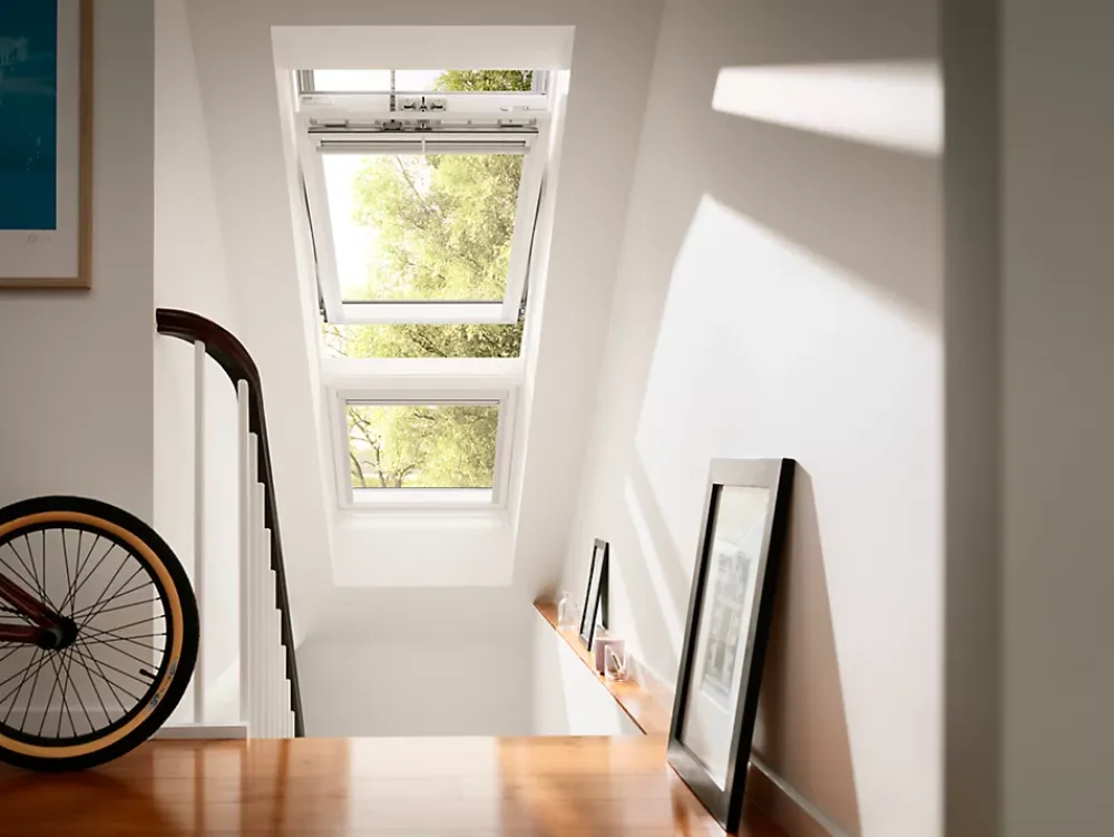 Velux Velux Et Fenêtre De Toit<Fenêtre de toit motorisée électrique GGU CK04 Integra® confort Everfinish - polyuréthane L. 55 x H. 98 cm