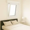 Gefradis Fenêtre Pvc<Fenêtre PVC 1 vantail oscillo-battant avec volet roulant manivelle H 75 x L 80 cm pour pose en neuf - tirant gauche