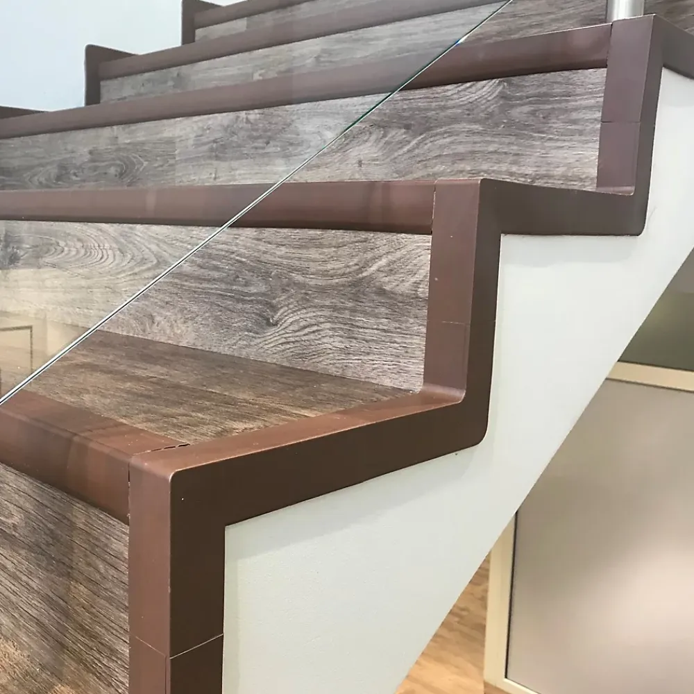 Quest KIT de finition pour escaliers en PVC, gris foncé, 1m- Nez De Marche|Nez De Marche