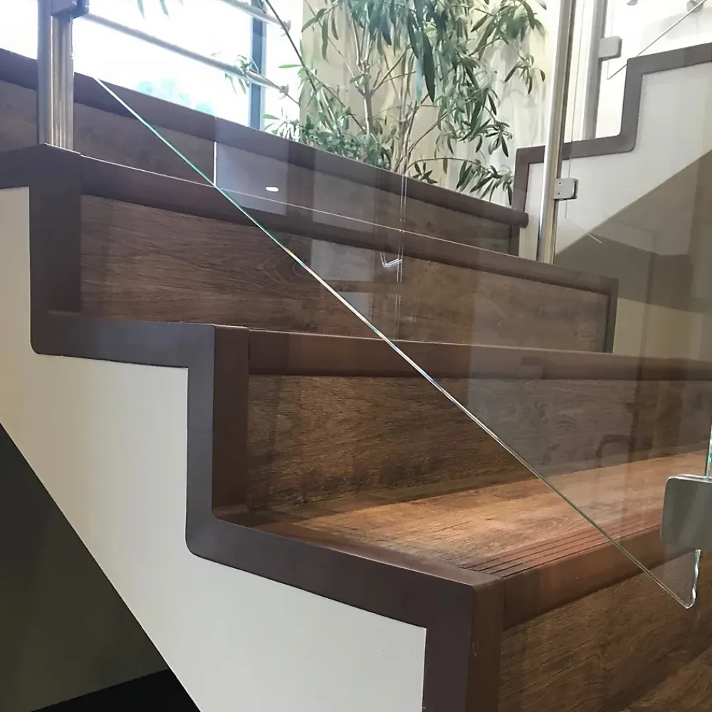 Quest KIT de finition pour escaliers en PVC, noir, 1m- Nez De Marche|Nez De Marche