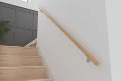 Alumin'home Kit main courante hêtre verni 2M- Accessoire D'Escalier