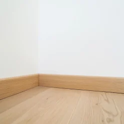 Wood&Sens Plinthe Bois|Plinthe Bois<Lot de 10 Plinthes Plaquées Chêne MDF Arrêtes vives, L.2,23 m x l.6,8 cm x Ep.9 mm