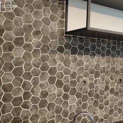 Ilcom Mosaïque Pour Douche<Mosaïque de verre pressé antidérapant R11 sur maille pour salle de bain ou cuisine 41 cm x 26 cm - Hexa air slate (0,09m²)