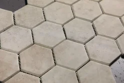 Ilcom Mosaïque Pour Pièce À Vivre|Mosaïque Pour Salle De Bains<Mosaïque de verre pressé antidérapant R11 pour salle de bain ou cuisine 43.5cm x 34.5cm - Taupe Stone Light Matt (0,15m²)