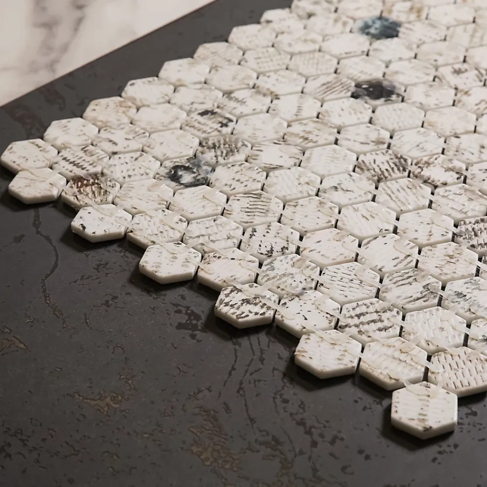 Ilcom Mosaïque de verre pressé antidérapant R11 sur maille pour salle de bain ou cuisine 52 cm x 34 cm - Hexa calacatta (0,166m²)- Mosaïque Pour Douche