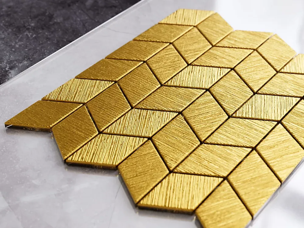 Ilcom Mosaïque de verre sur maille pour salle de bain ou cuisine Gold tulip - 26.5cm x 30.5cm- Mosaïque Pour Pièce À Vivre|Mosaïque