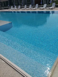 Ilcom Mosaïque|Mosaïque Pour Pièce À Vivre<Mosaïque en verre pressé antidérapant R12 sur maille pour piscine 32.5cm x 51.5cm - Caribbean Pool (0,167m²)