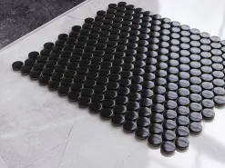 Ilcom Mosaïque sur résille pour salle de bain et cuisine en céramique 31.7 cm x 29.3 cm- Black dots- Mosaïque Pour Douche|Mosaïque Pour Wc