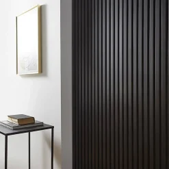 Decoon Panneau Tasseau Bois<Mur TV - Lot de 7 Panneaux tasseaux bois 250 x 30 x 1,9 cm - Lamelles placage noir fond noir - 5,25m²