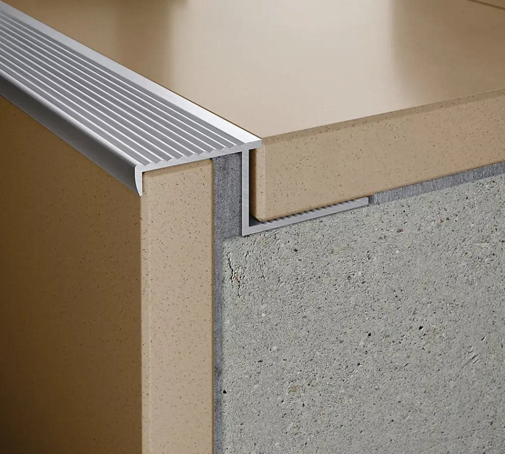 Diall Profilé Carrelage<Nez de marche extérieur droit aluminium brut argent lisse 35mmx250cm