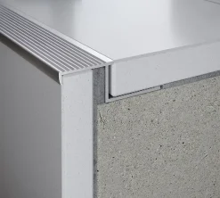 Diall Profilé Carrelage<Nez de marche extérieur droit aluminium brut argent lisse 35mmx250cm