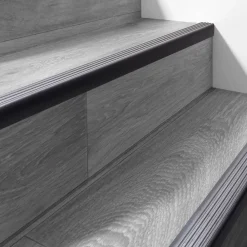 Quest Nez De Marche|Nez De Marche<Nez de marche PVC 50x42mm, , profilé d'escalier RGP, auto-adhésif, antidérapant, d'escalier-protection, noir-argent, 1.65m