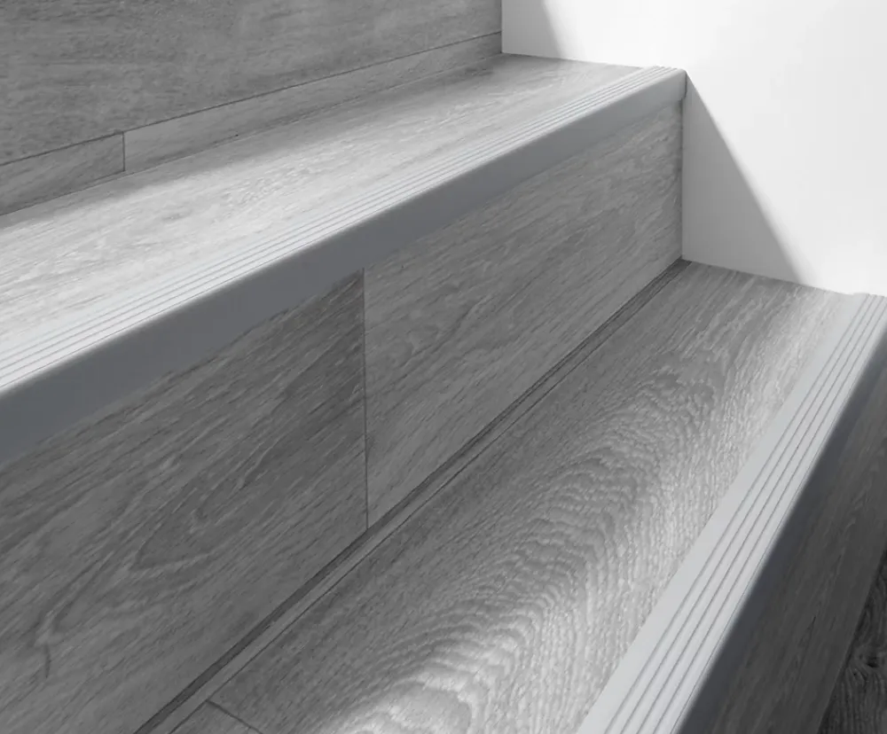 Quest Nez de marche PVC 40x25mm, , profilé d'escalier ND, auto-adhésif, antidérapant, d'escalier-protection, gris, 1.5m- Nez De Marche|Nez De Marche