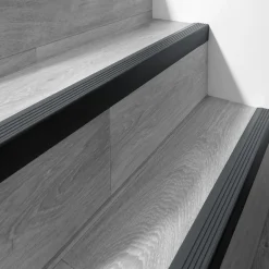 Quest Nez De Marche|Nez De Marche<Nez de marche PVC 50x42mm, , profilé d'escalier RGP, auto-adhésif, antidérapant, d'escalier-protection, gris foncé, 1.1m