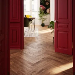 GoodHome Parquet Chevron|Parquet Massif<Parquet massif à coller Skara bâtons rompus en chêne verni brun