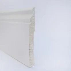 Woodbord Plinthe Bois de Pin Merkusii - Enduite Gesso Blanc - 12x120x2200mm- Plinthe Bois|Plinthe Bois