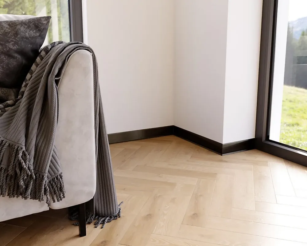 Ilcom Plinthe Pour Parquet Et Stratifié<Plinthe décorative pour mur F Noir satiné - 100mm x 2700mm x 0,65 ep.