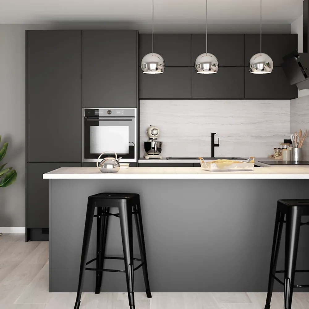 GoodHome Plinthe De Cuisine<Plinthe de cuisine Pasilla Noir H. 15 cm x l. 2.4 m x Ep. 16 mm