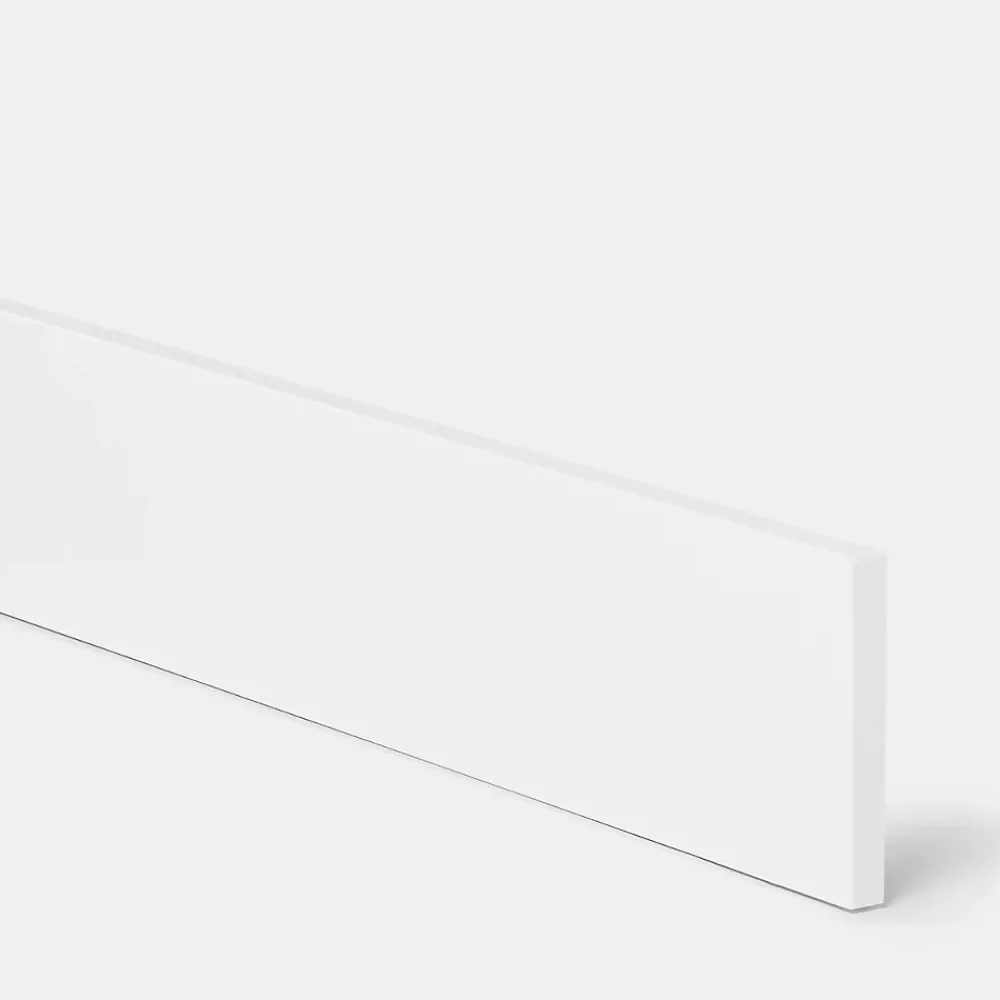 GoodHome Plinthe de cuisine Artemisia blanc H. 15 cm x l. 2.4 m x Ep. 16 mm- Plinthe De Cuisine