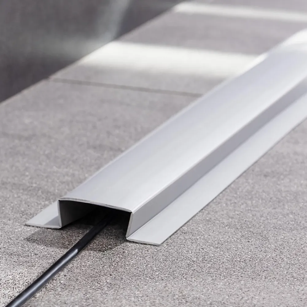 Quest Plinthe de finition W4 en PVC 2,en,1 110 mm, baguette autocollante, masquante, plinthe souple pour sol et mur, blanc, 5 m- Plinthe Pour Sol En Vinyle Et Pvc