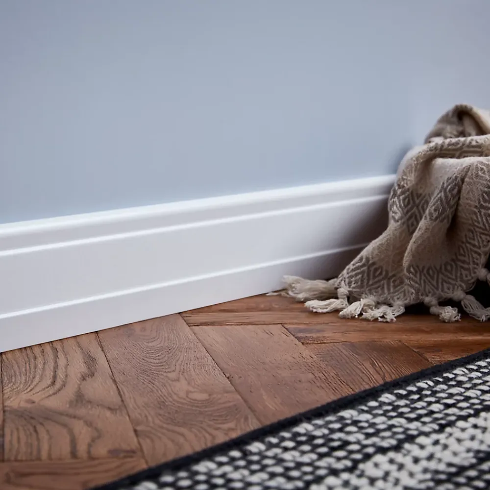 GoodHome Plinthe Pour Parquet Et Stratifié<Plinthe MDF Blanc art déco 220 x 10 cm Décor 10 (vendue à la pièce)